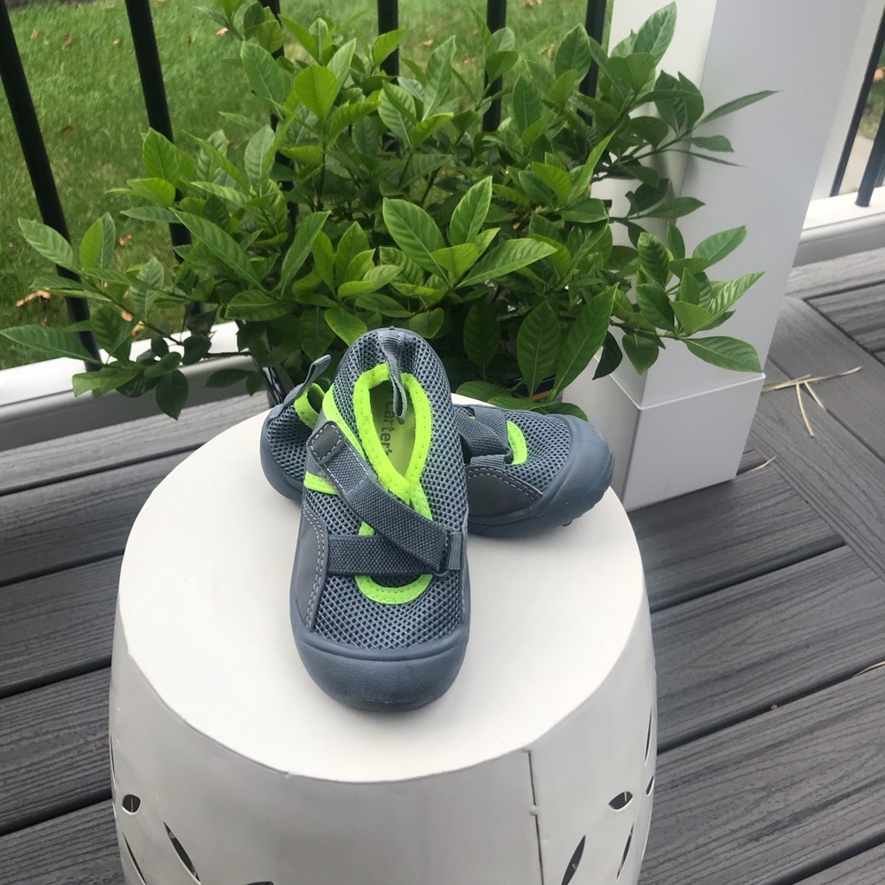Carter’s beach/water shoes